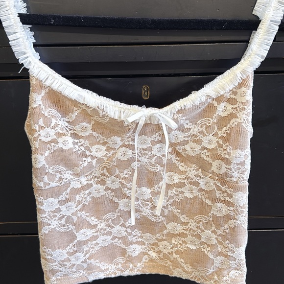 Lace‎ Ruffle Trim Tank Top in White - Picture 1 of 10